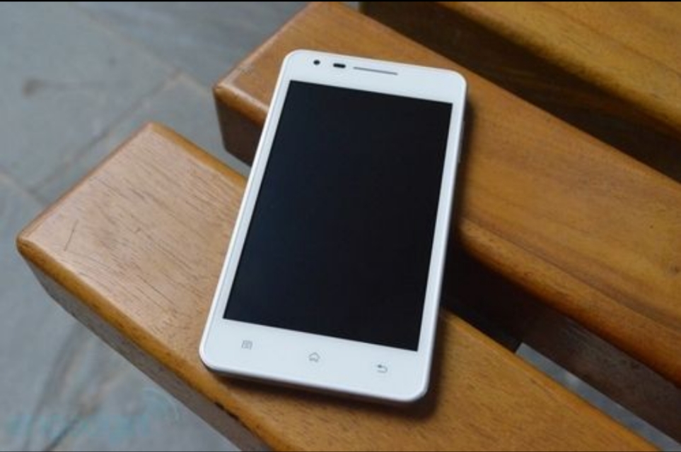 个人卖手机的平台找靓机,卖二手苹果机100左右