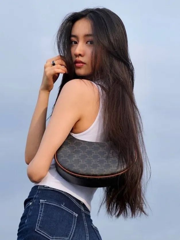 复古辣妹腋下包小众质感新月包,意大利腋下包推荐小众高级款