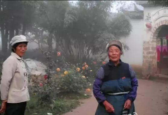 2015年9月9我上了剑川石宝山金顶寺