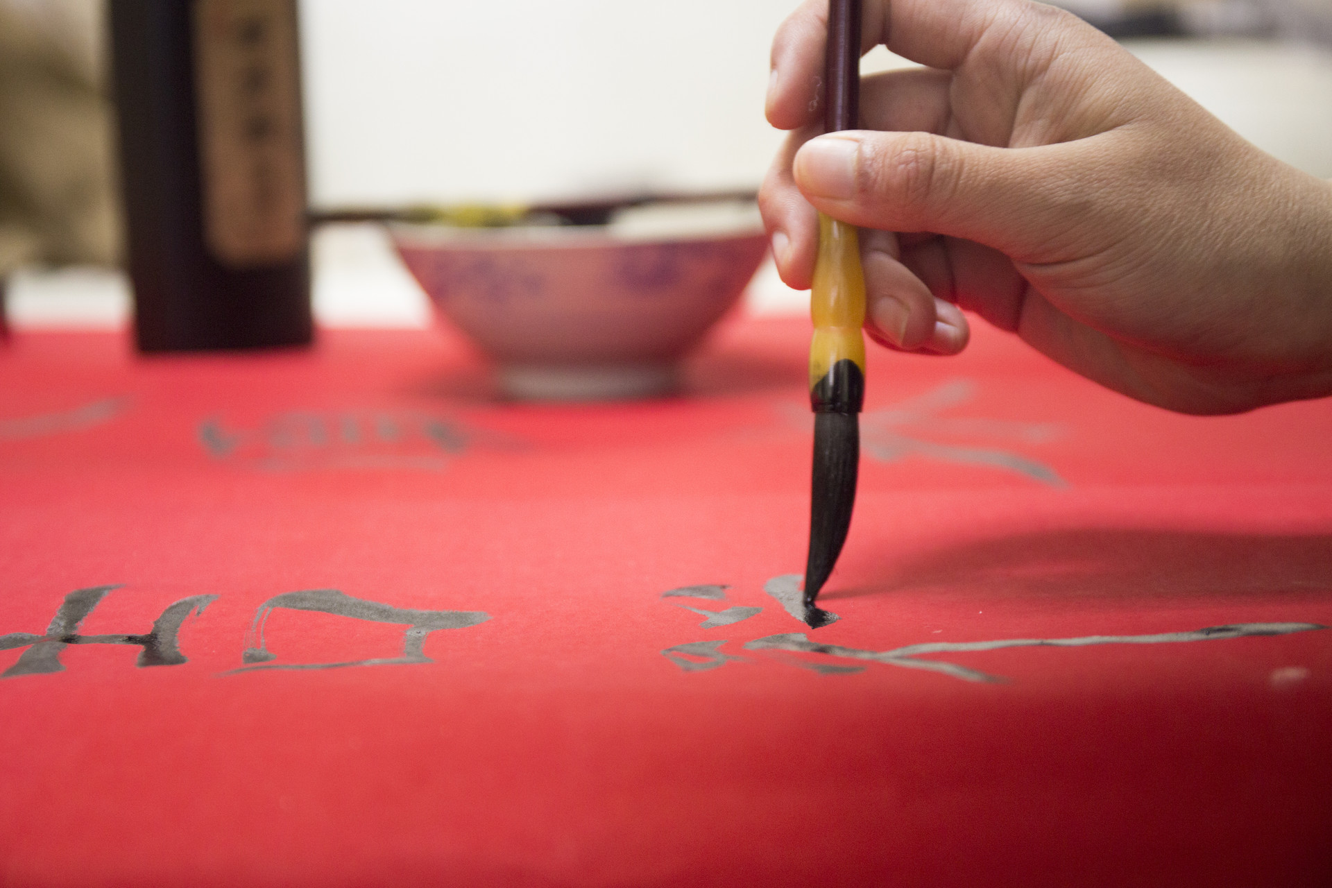 浜旀湀榛勬澶╀笁鏄熺櫧鍏板湴,涓夋槦鐧藉叞鍦颁簲鏈堥粍姊呭ぉ