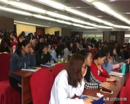 成都这所高校有几个校区，而且就业率奇高！