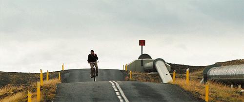 戏太多没法看:同学聚会,“聚”的是资产,“会”的是装B