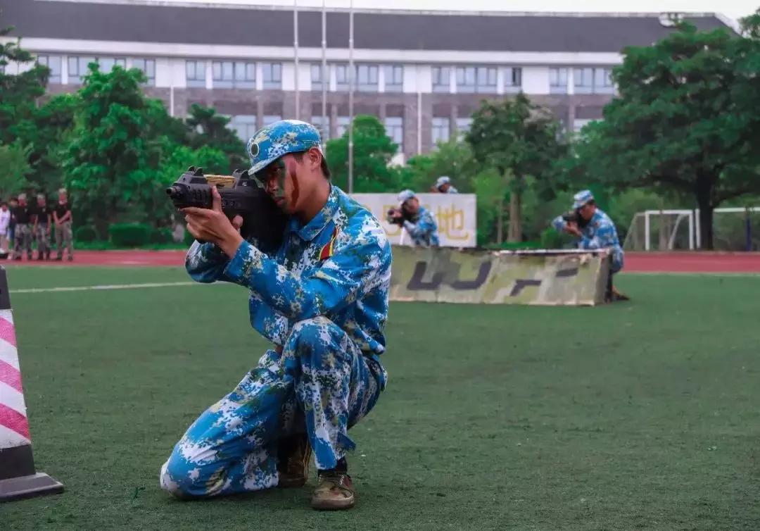 真人版穿越火线军训,有真人cs军训的大学