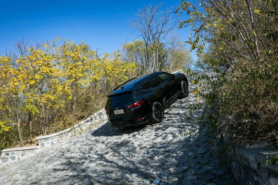 雪佛兰开拓者是中型还是中大型,7座雪佛兰开拓者rs多少钱