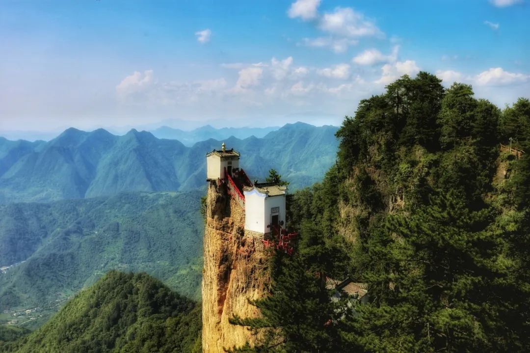 十三座神奇的中国空中古寺,中国这20座令人震撼的古寺