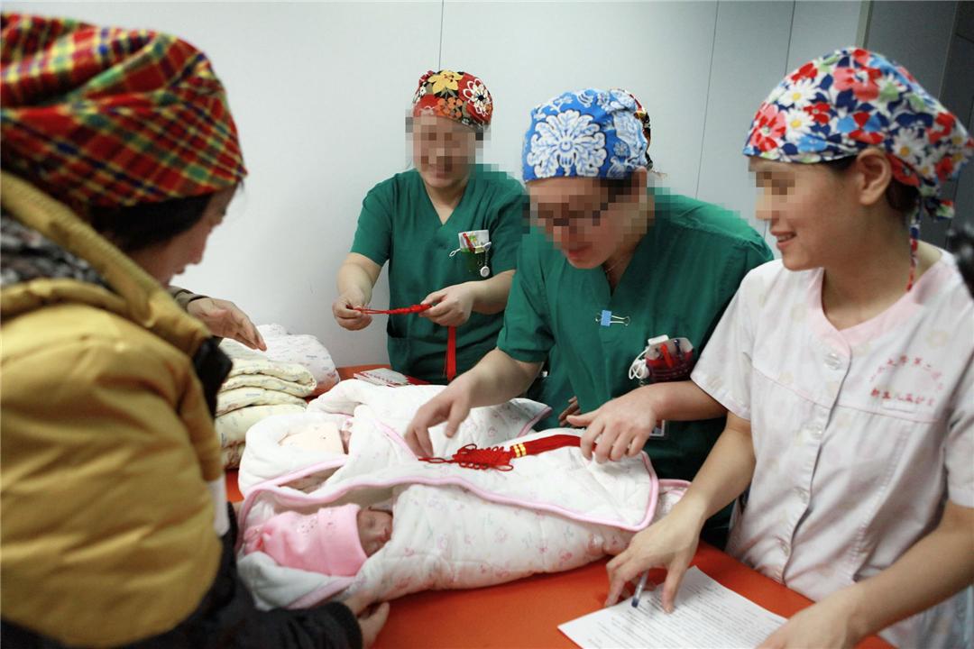 五胞胎爸爸起名大全,爸爸姓王五胞胎名字