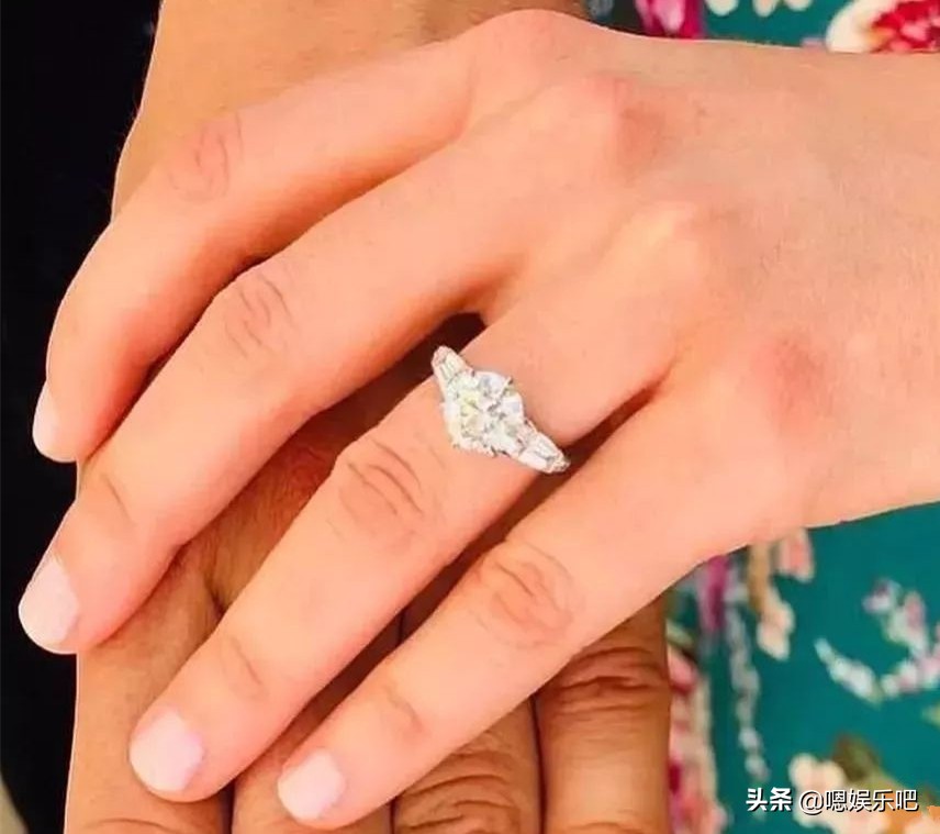 英国王室婚戒一览表,梅根戴的蓝宝石和凯特戴的蓝宝石