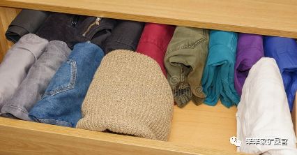 猫异食癖啃纸箱,猫咪喜欢吃塑料袋是缺啥