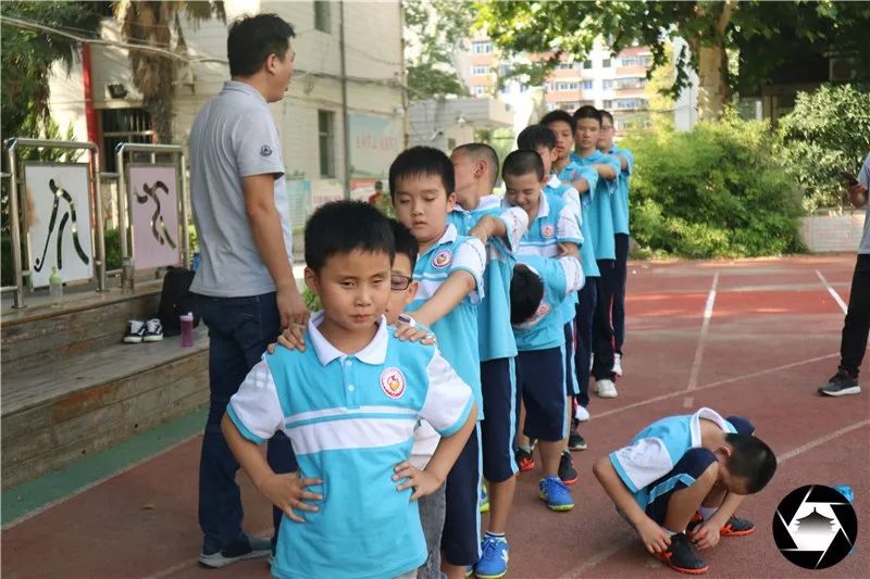 兰州教孩子踢足球,西安哪里教小孩踢足球