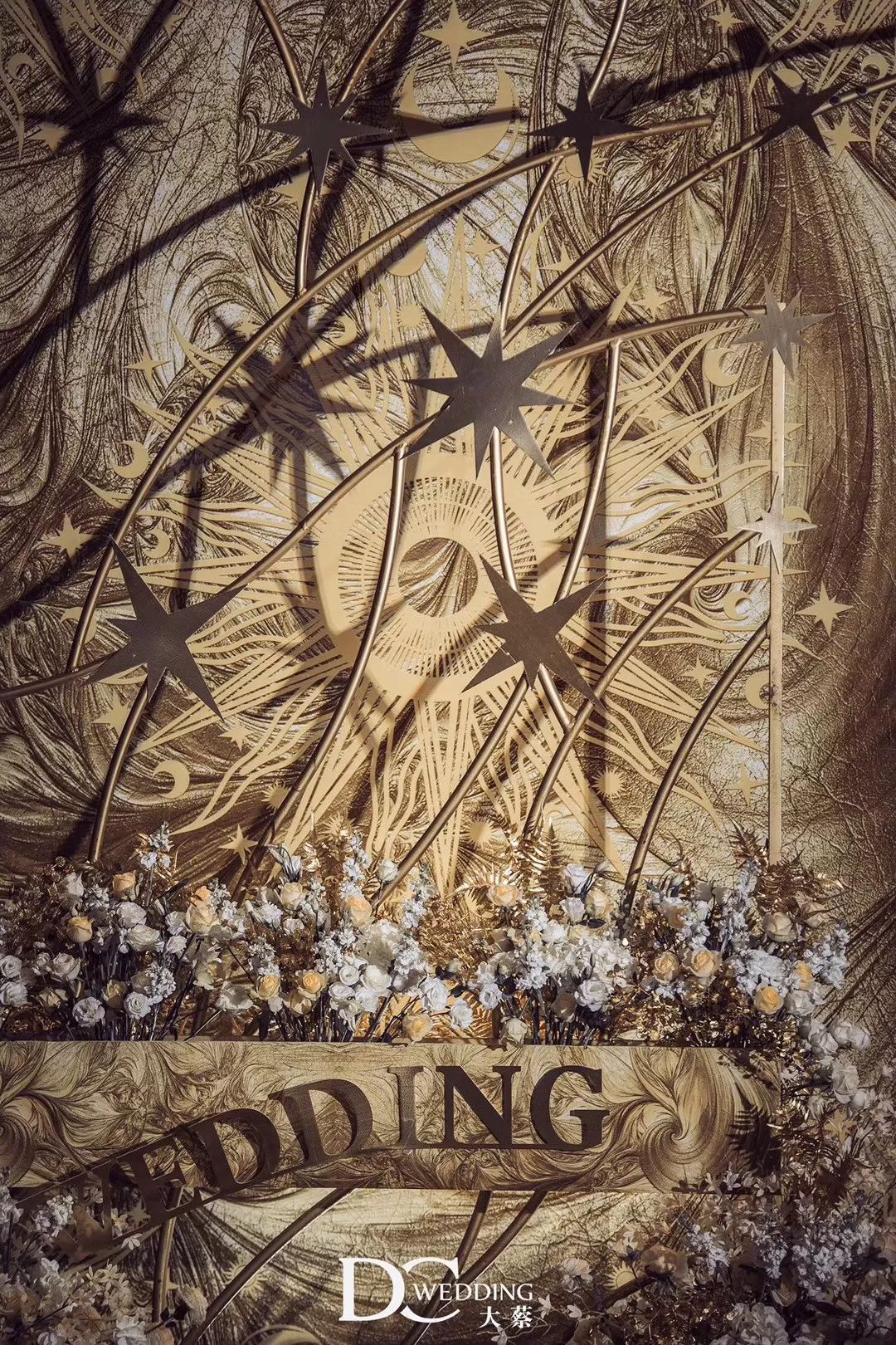 香槟金宫廷婚礼布置现场,香槟色中式婚礼震撼现场