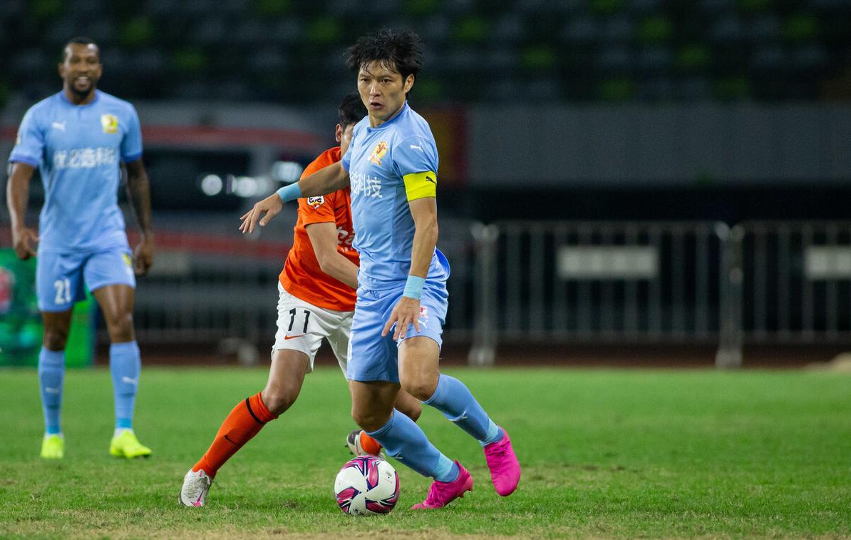 汪嵩踢球集锦,汪嵩凌空抽射训练