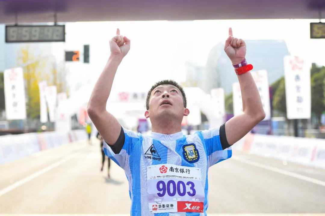 11月29日，中国马拉松的纪录、纪念、记忆（周末成绩盘点）