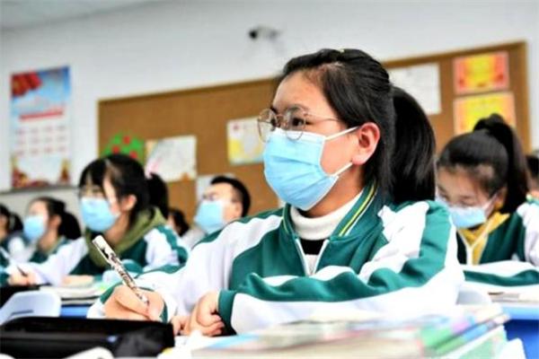 初三学生熬夜写作业,初三学生作业晚上还没写完怎么办