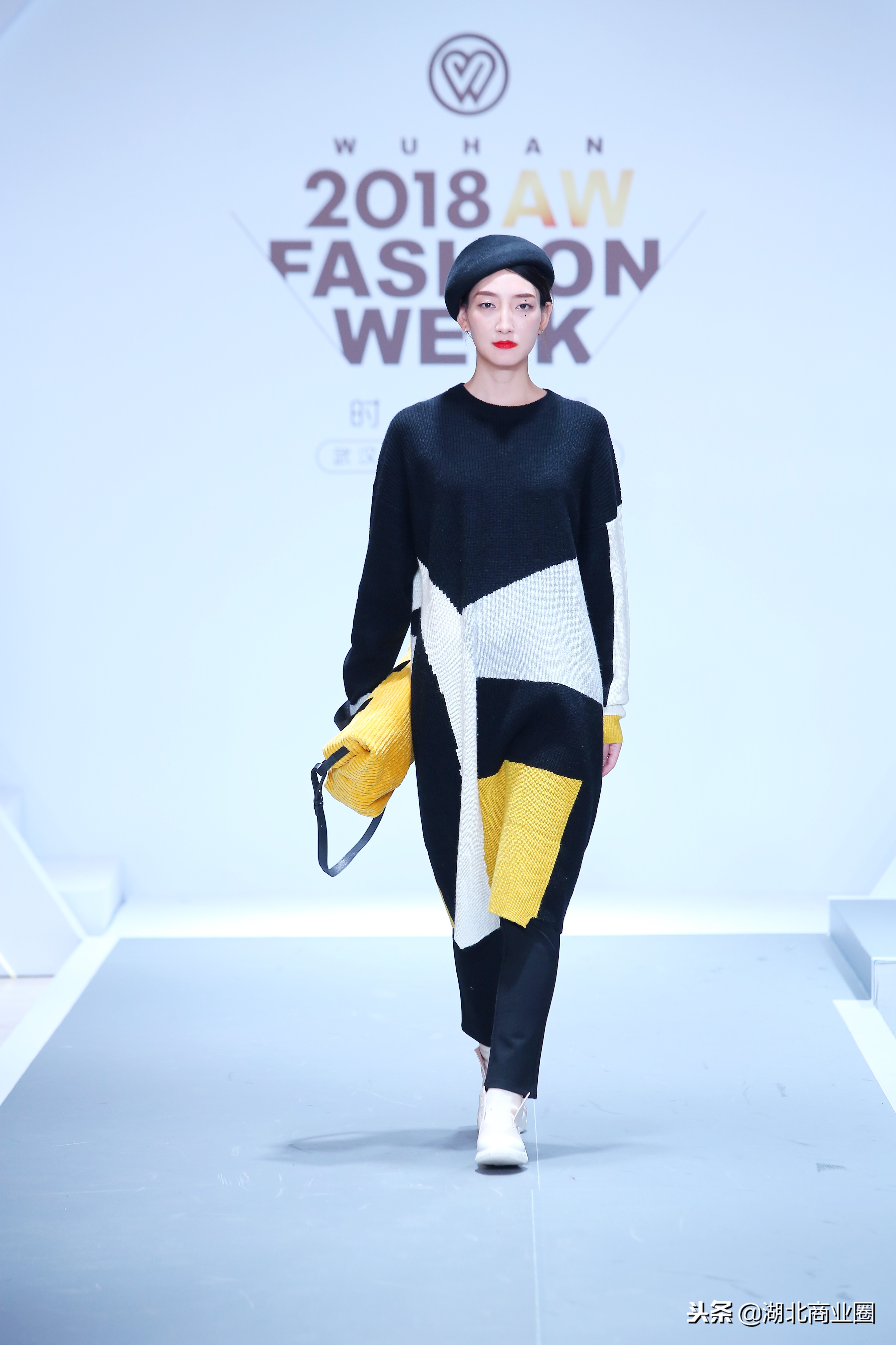 2015武汉国际时装周完美收官,武汉时装周闭幕传统服饰