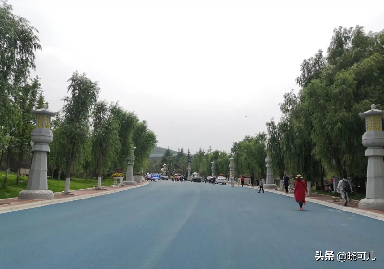 山东省十大人文旅游景点之一泰山,山东泰山西湖音乐喷泉