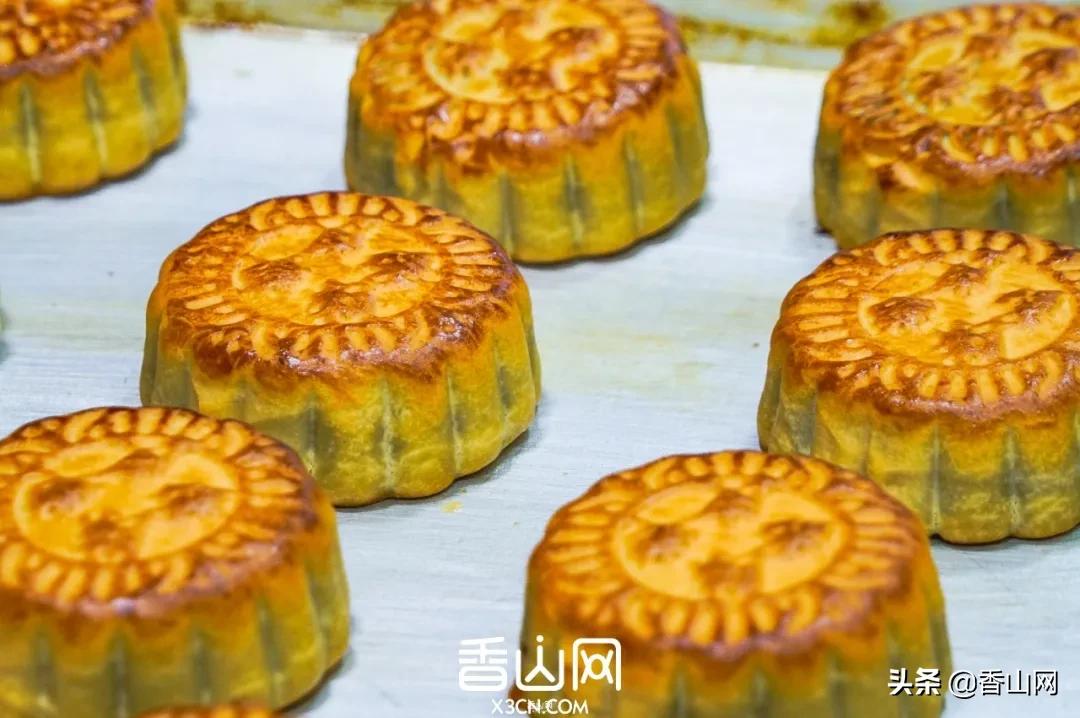 珠海这家月饼店开了38年，来买要排队两小时