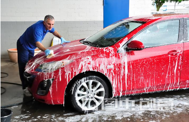 自己在家洗车容易出现什么误区,在家洗车用什么东西洗车不伤车