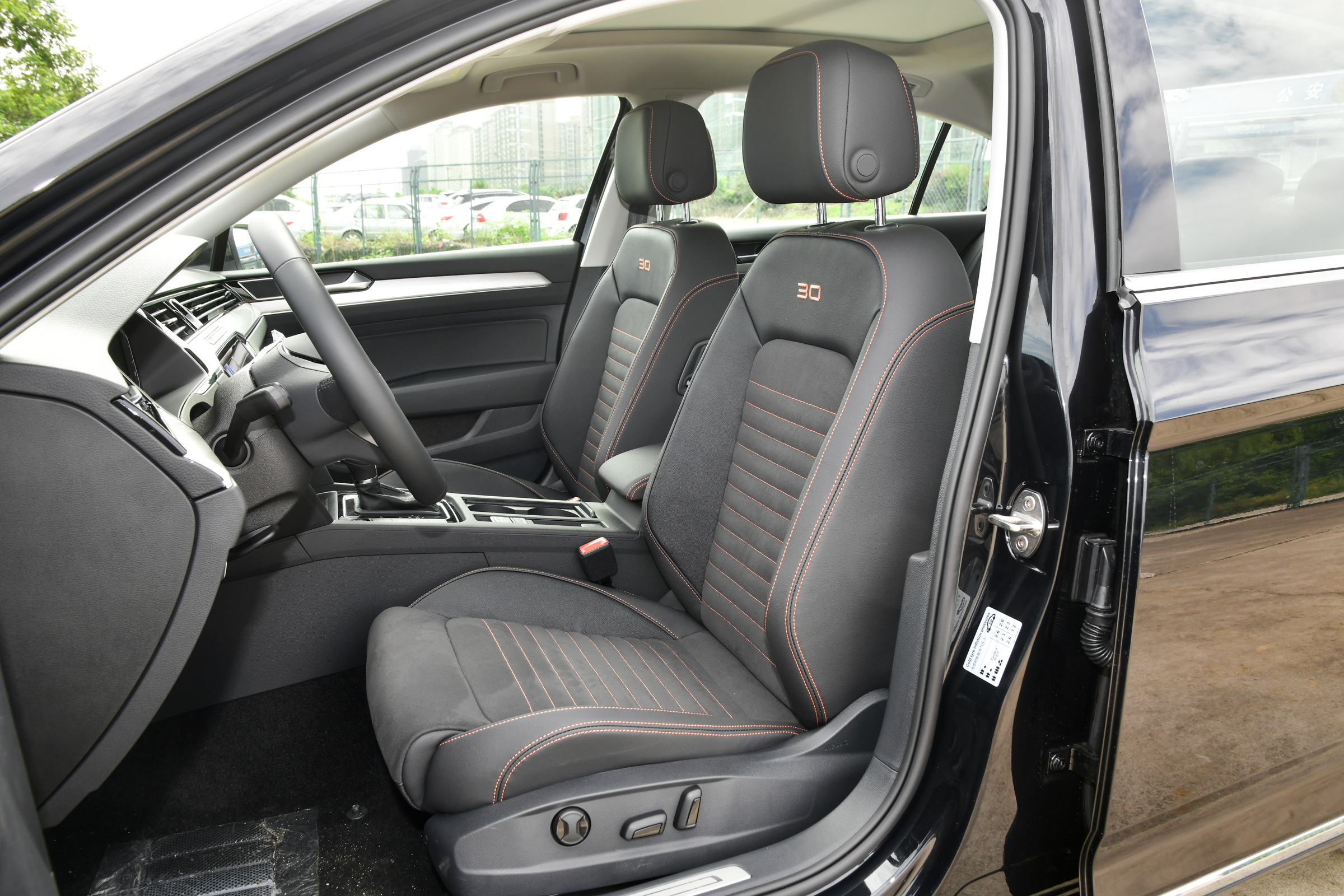 合资b级车09年大众迈腾1.8t舒适版,新款合资轿车迈腾报价