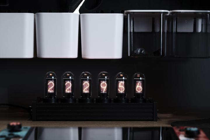 推荐一款简单精致的电脑桌 (实木电脑桌效果图大全2015款)