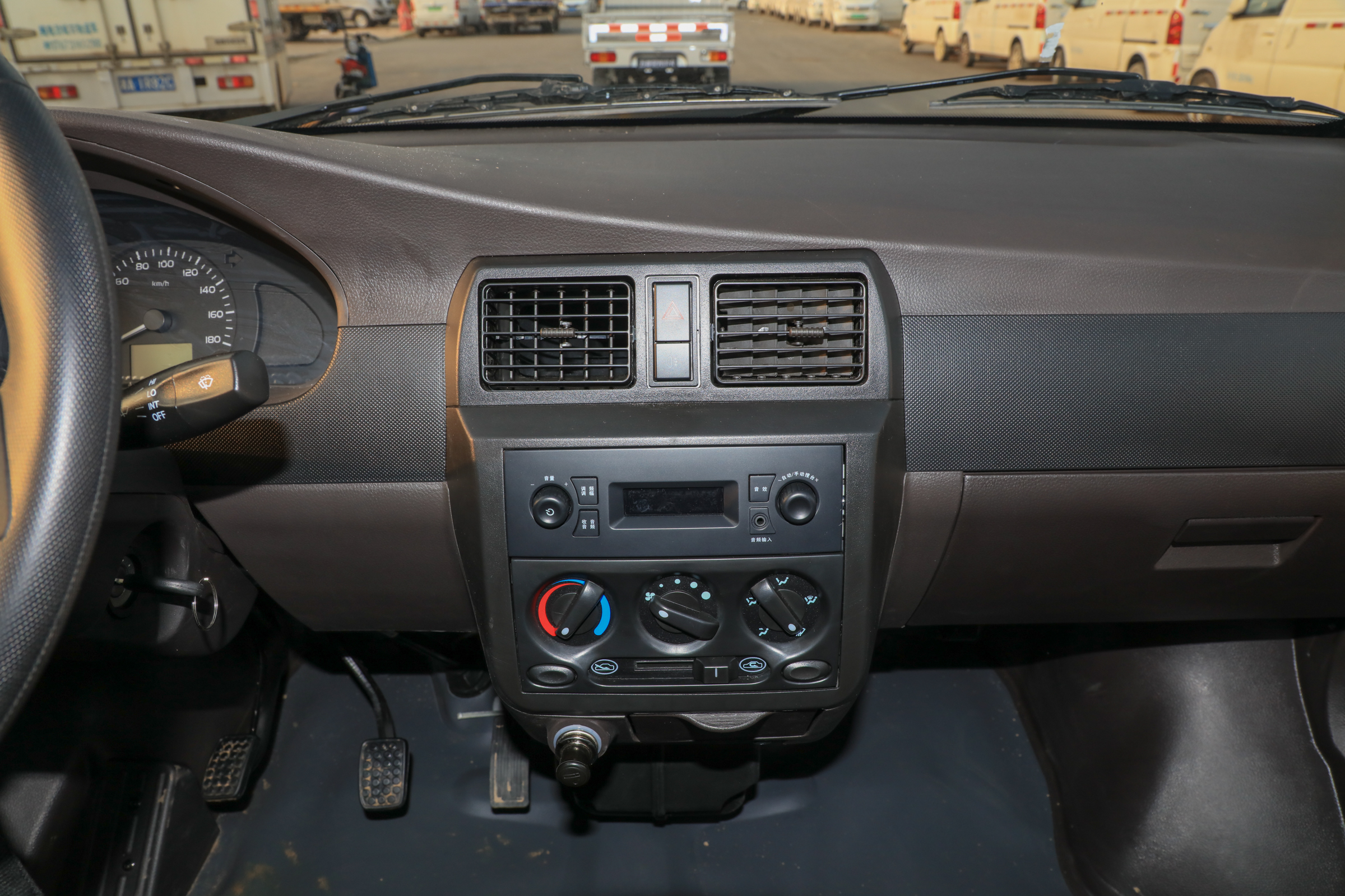 2017五菱荣光小卡还值多少钱,现在的五菱荣光小卡多少钱