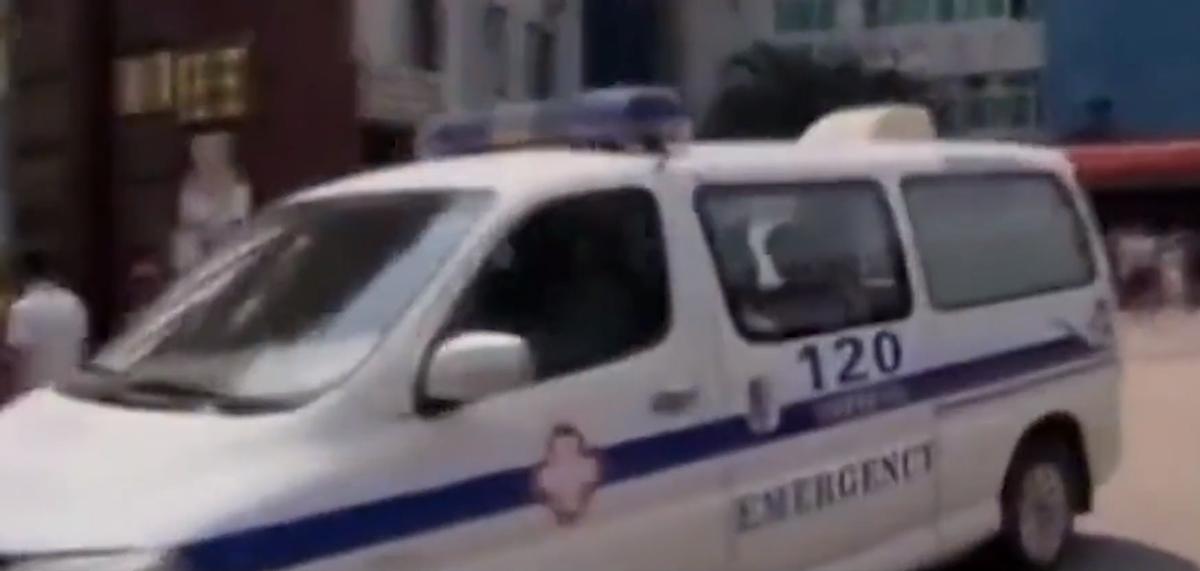 海南4岁女孩腹痛,海南女孩晕倒