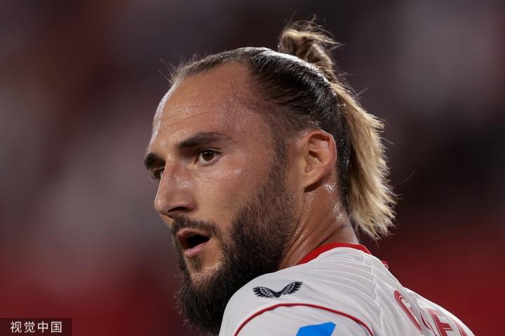 不止孙准浩、巴索戈：世界杯上，那些中国足球熟悉的面孔