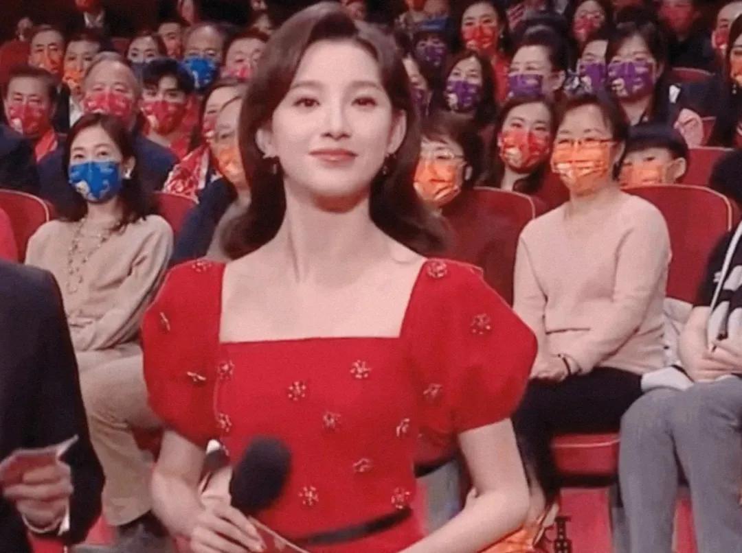 虎年春晚上的21位女星，穿着各有各的特色，有的让人倍感惊艳