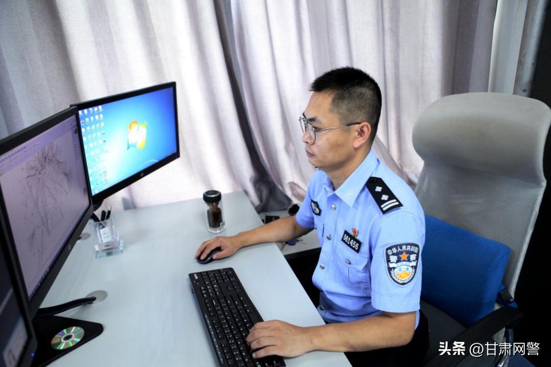 贾晓亮：网警队伍中走出的全国人大代表