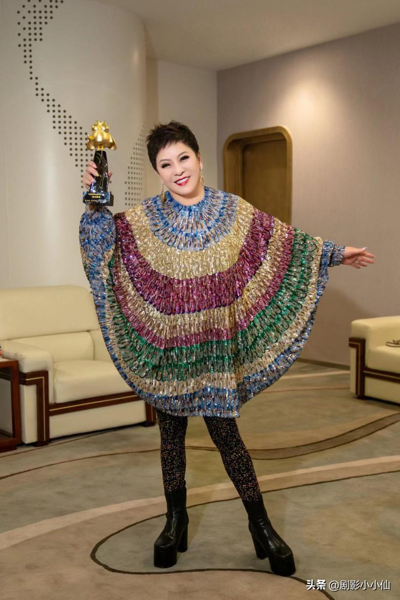 5.7回归直播买百台车狂宠粉，向太带你见识什么是“壕有人性”