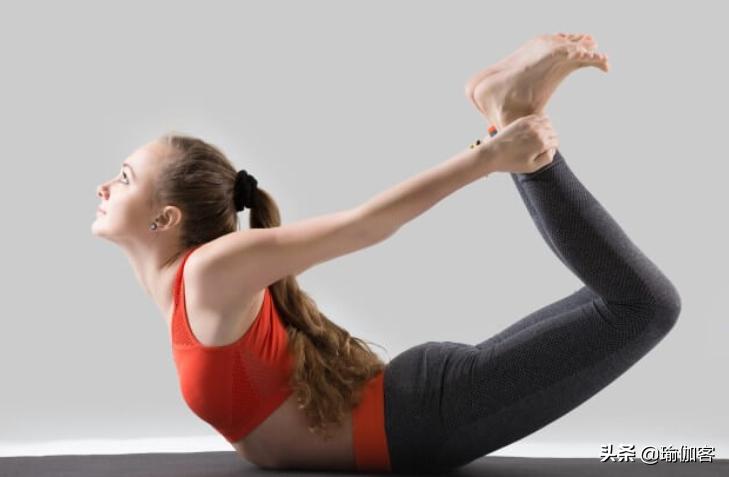 锻炼到腹部肌肉的瑜伽体式,拉伸腹部瑜伽全部体式