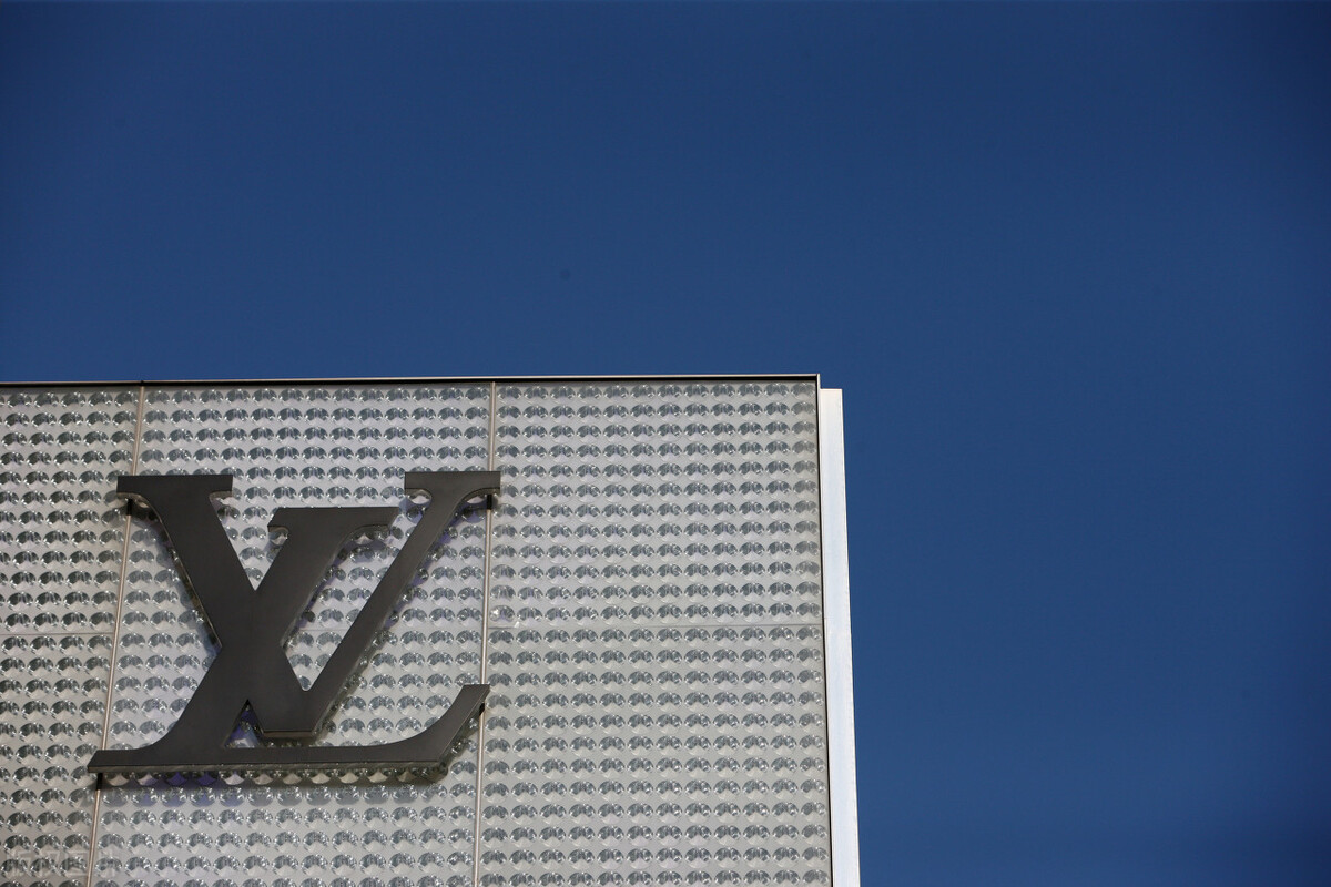 老板个人购买奢侈品入账,公司老板买奢侈品公司怎么入账