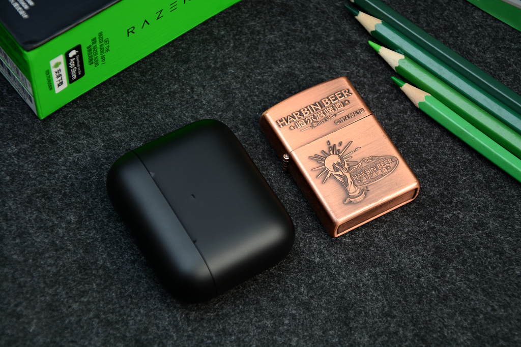 RGB灯、主动降噪，灯厂代表作，雷蛇战锤狂鲨真无线二代耳机开箱