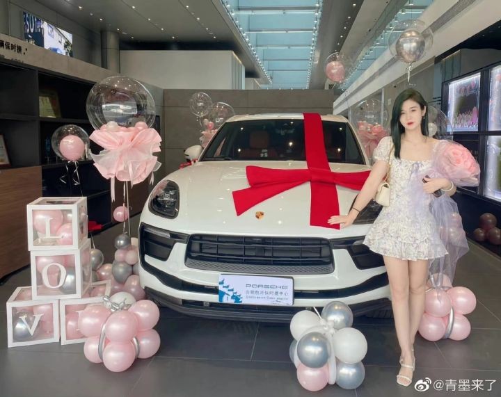 女子全款提保时捷被网暴 (女子网上晒全款保时捷)