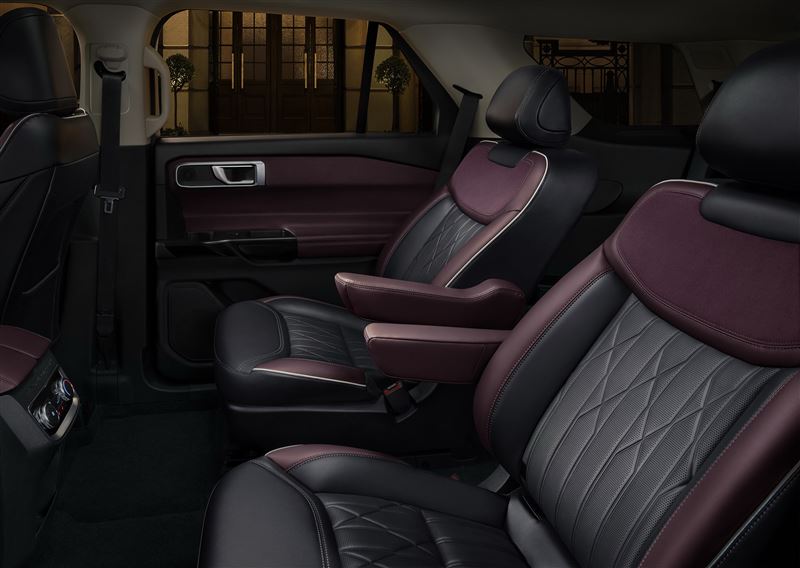 长安福特探险者升级海外版中控,福特探险者升级内饰