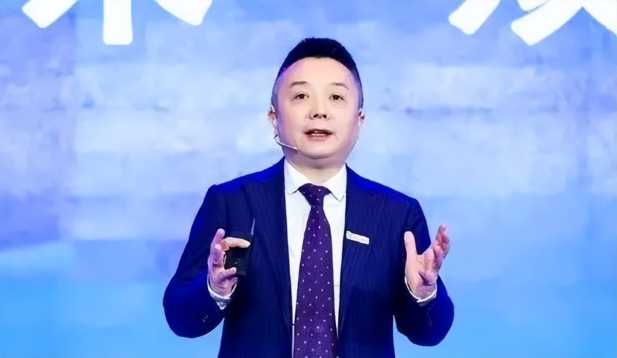 雷军四箭齐发开启小米重新创业,雷军宣布小米全资造车