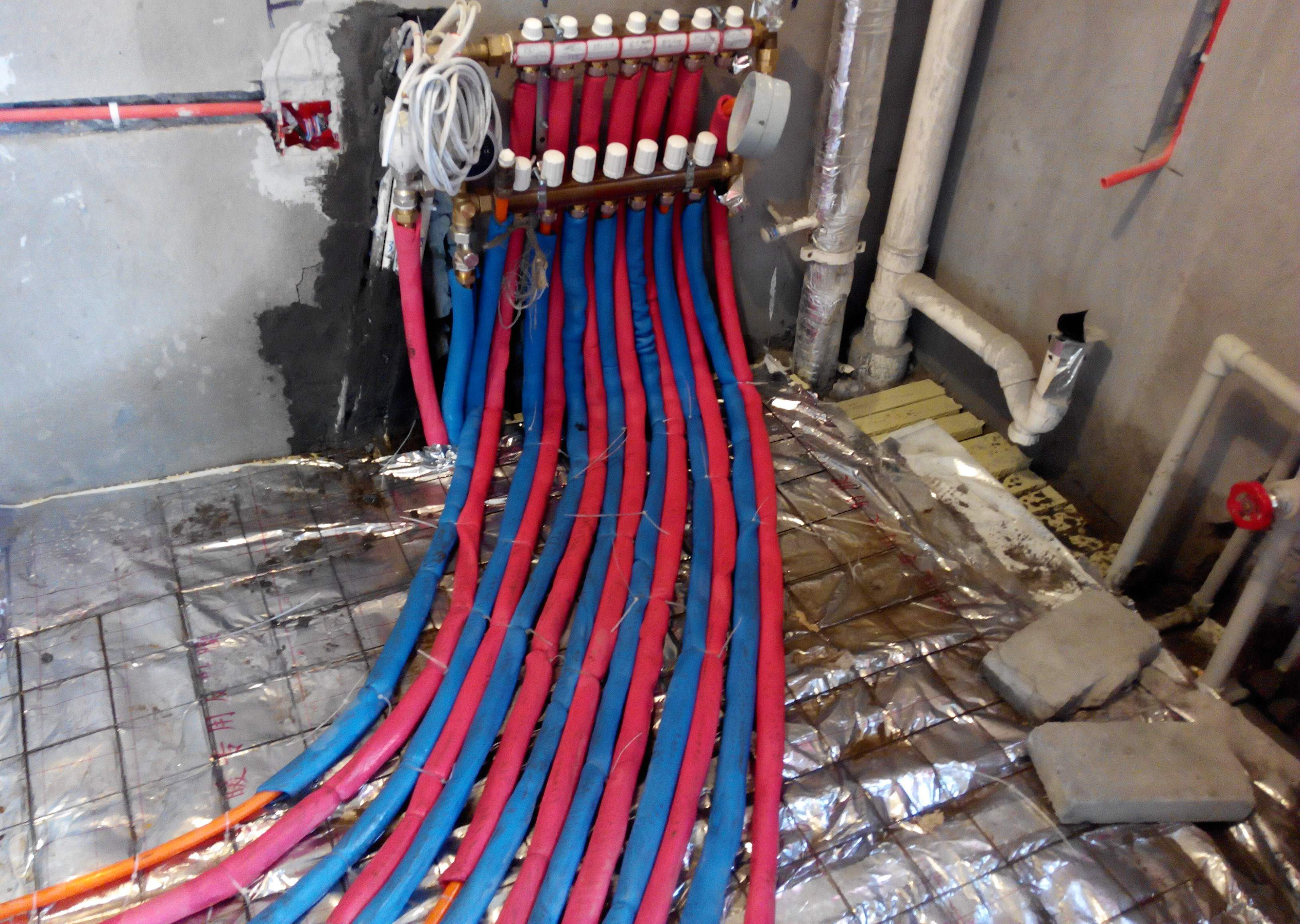 空气源地暖和燃气地暖的优缺点,干地暖和湿地暖的优缺点