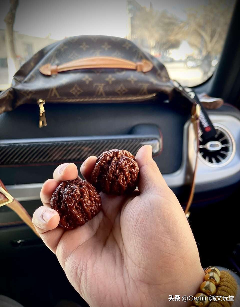 新手玩文玩核桃要高抛还是原色,文玩核桃四座楼适不适合新手