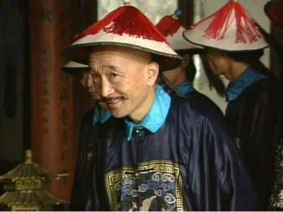 和珅与刘墉谁的年龄大,和珅阿桂同时期官位