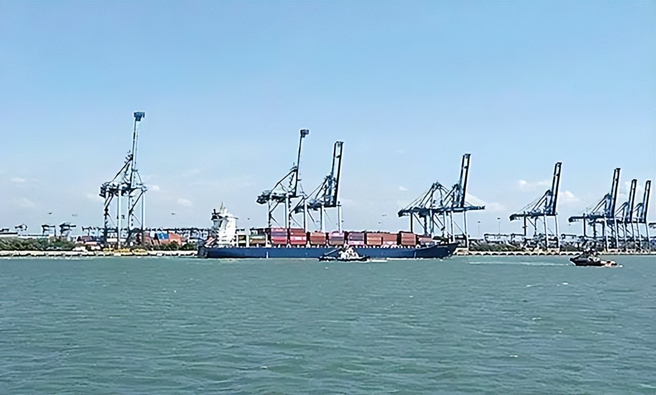 东海渔民发现空无一人的游轮,18年一渔民在东海发现豪华游轮