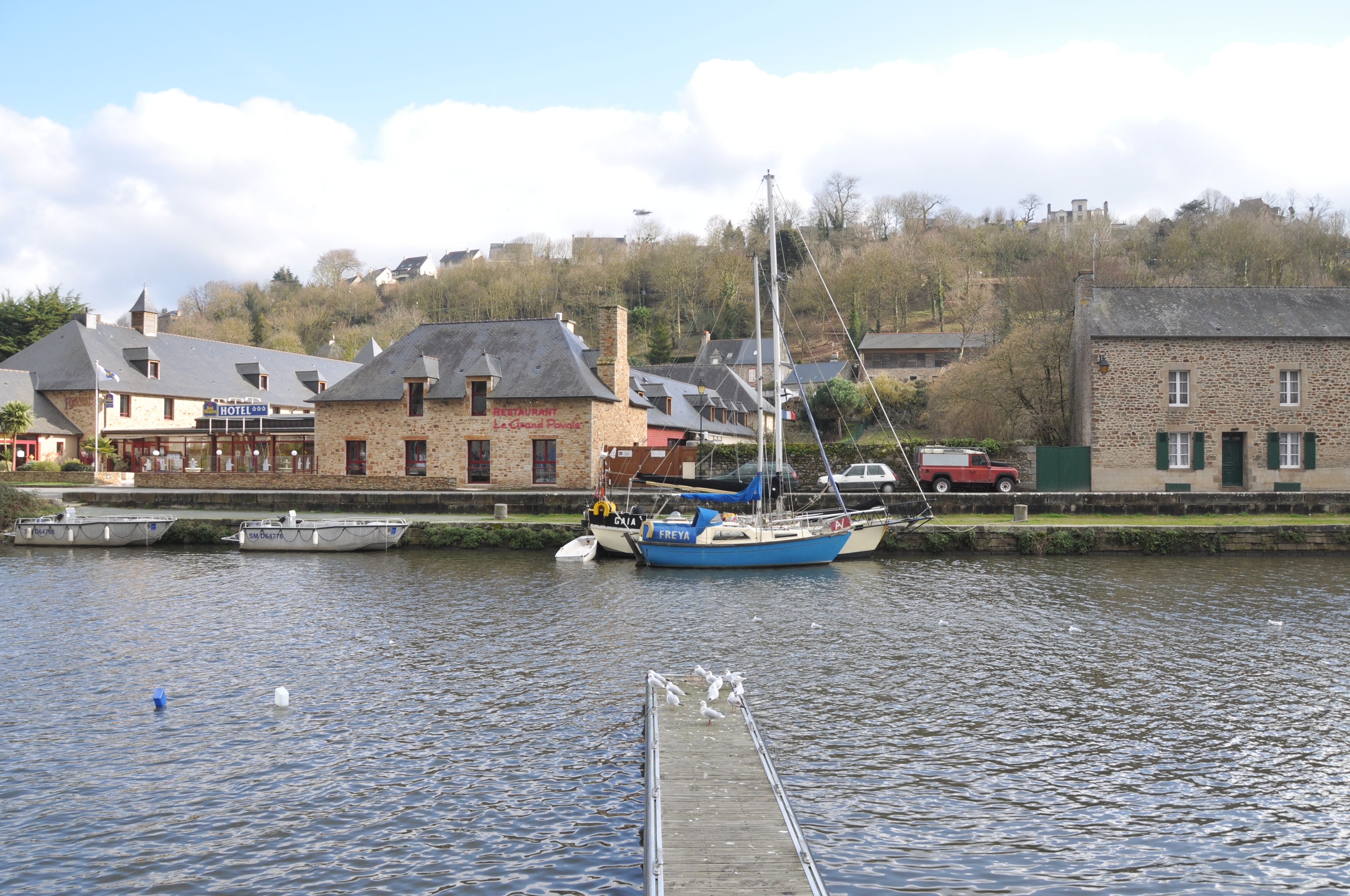 迪南：凝固中世纪法国，时光回到布列塔尼荣耀，半木结构建筑如画