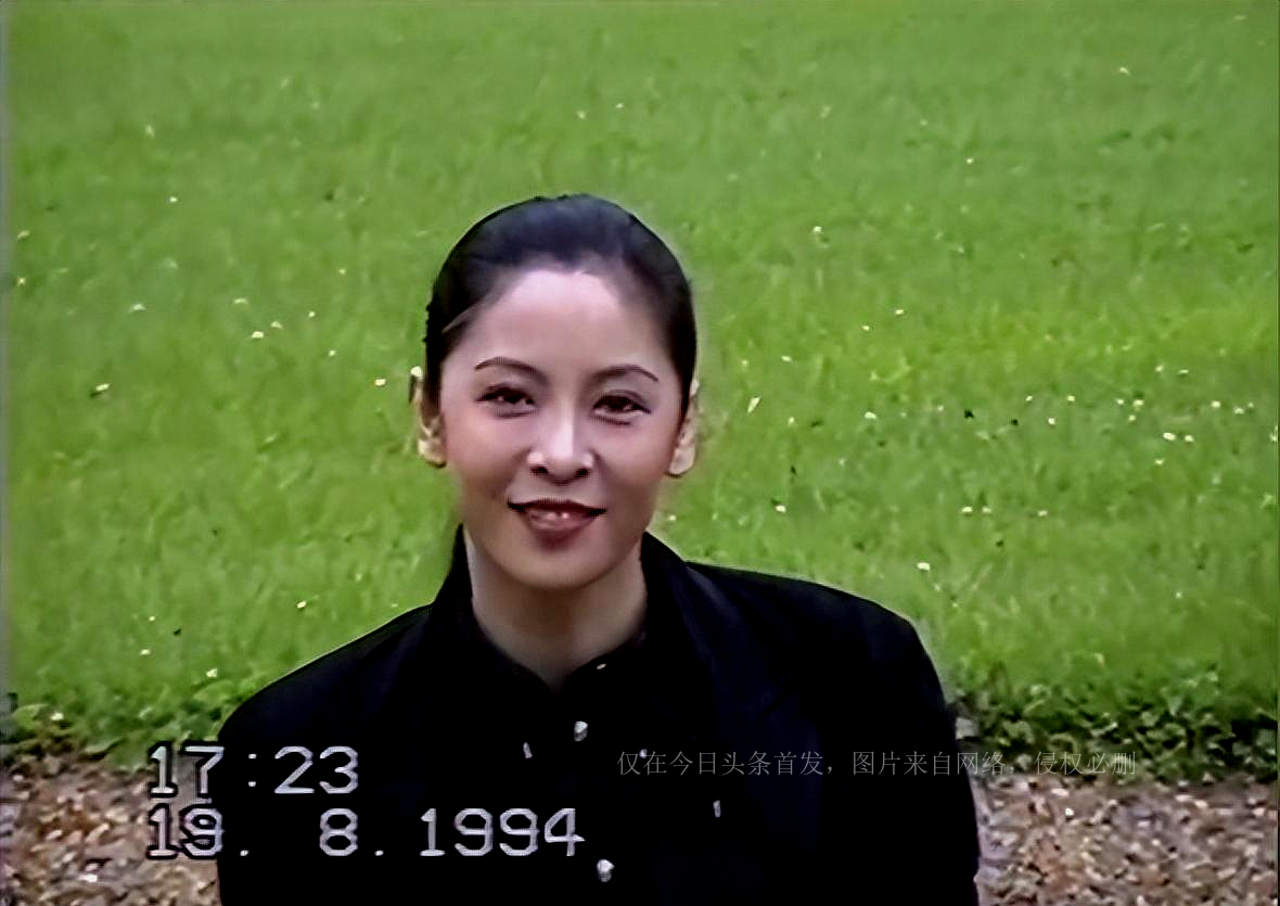 鹰钩鼻，笑露牙龈看看向太陈岚年轻时的样子，为啥宠爱郭碧婷