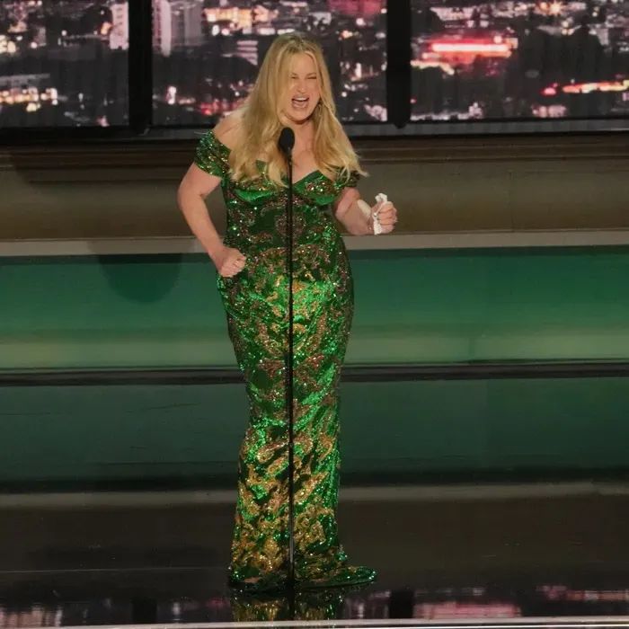 苏菲现在多大岁数了,苏菲年轻时有多美