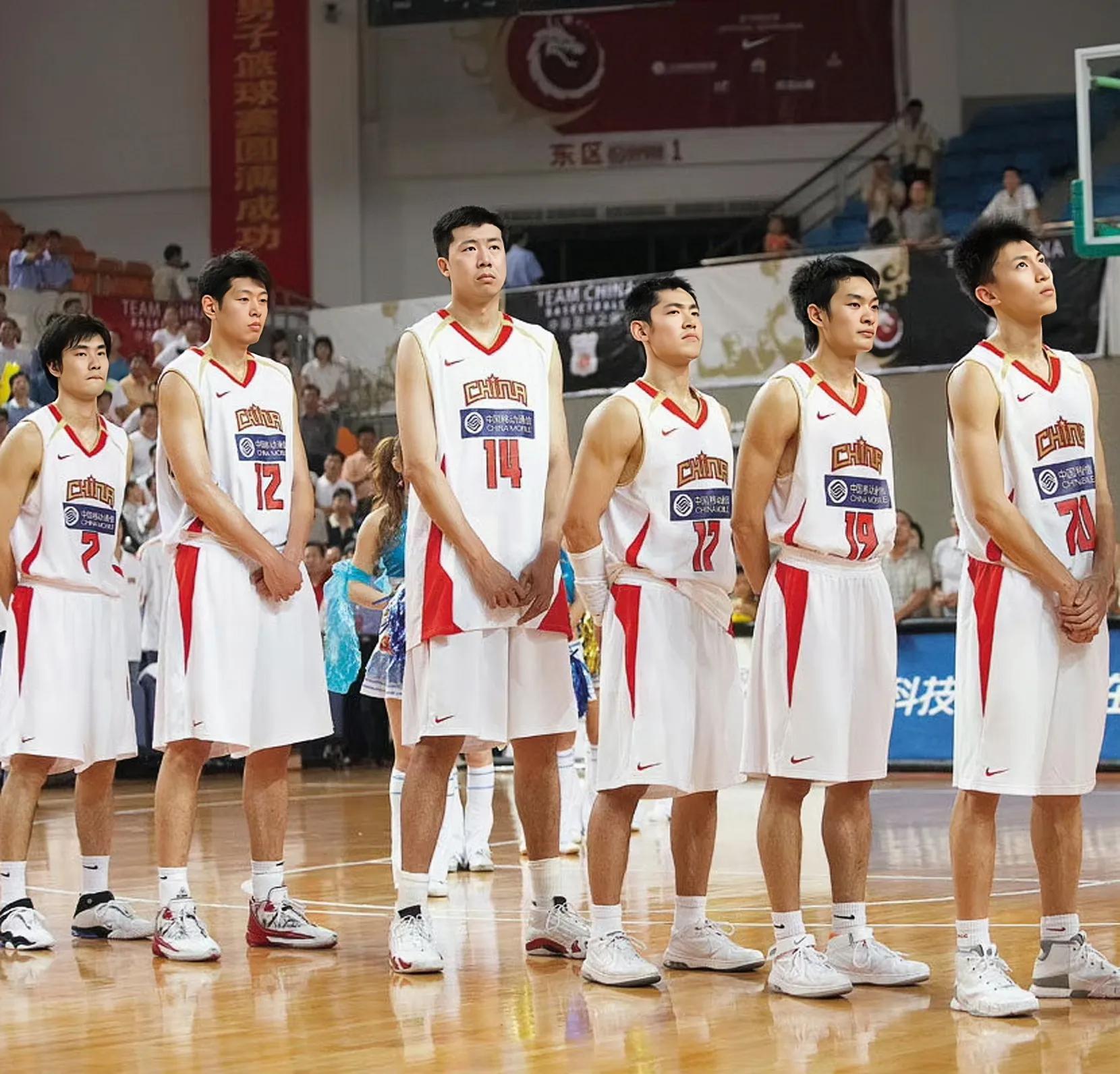 男篮近15年五大主控，刘炜首屈一指，辽粤包揽四席，一人毁于伤病