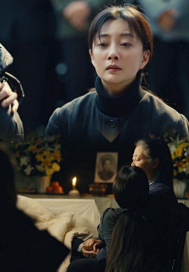 殷桃年过40依然美成一枝花,为什么殷桃被称为冻龄身材