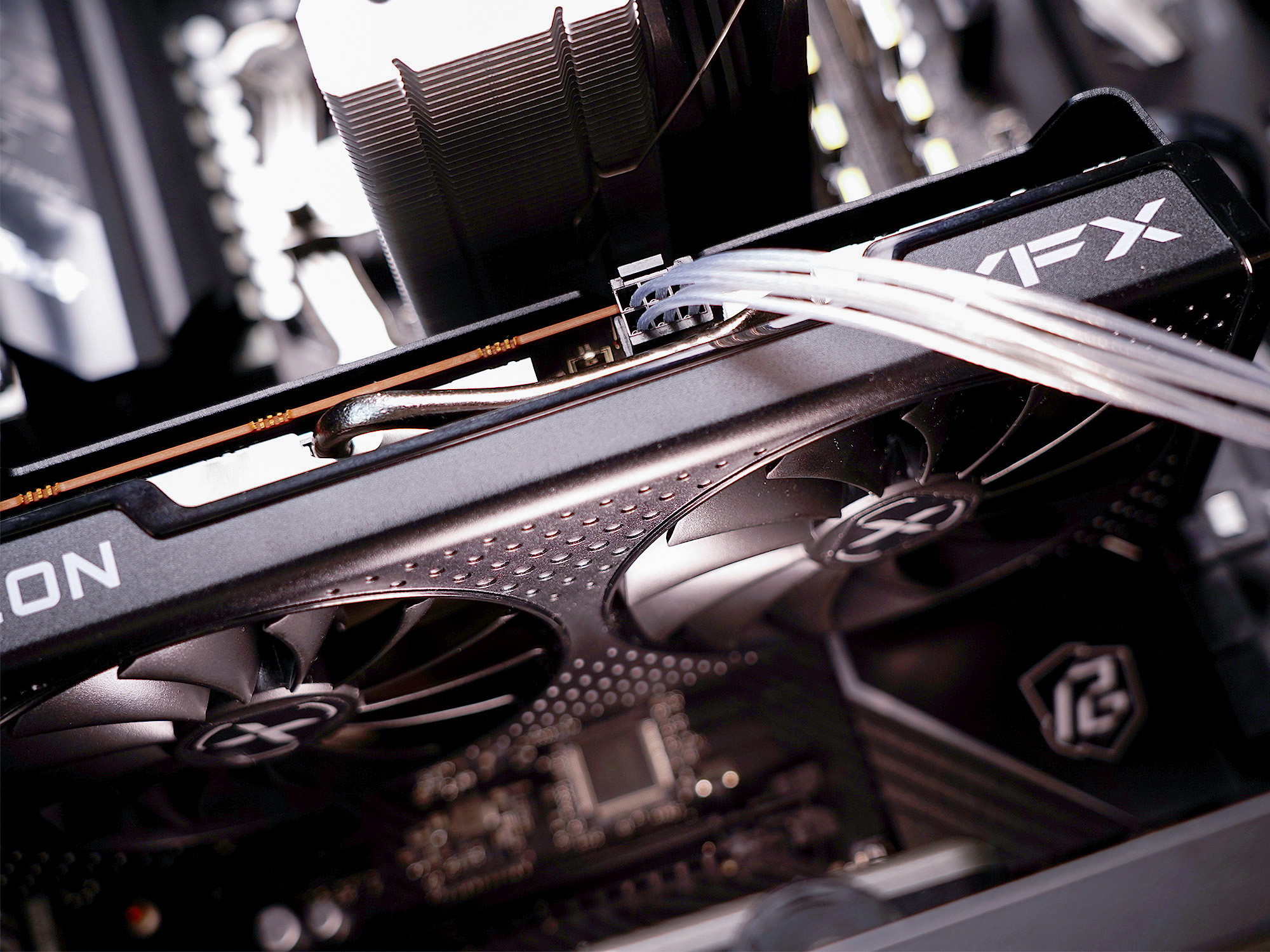 都2022年了，1080p分辨率下4GB显存够用吗？迟到的*X6R5**00XT评测