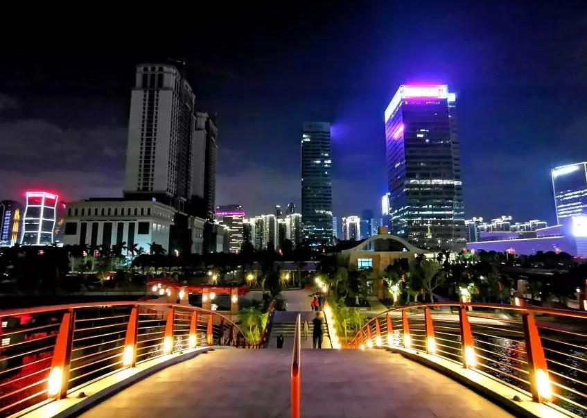 近百万人离开广东，13万人逃离上海，这4个地方反而成为落户首选