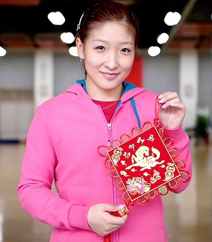 张继科与景甜分手3年：他单身传绯闻，她承受着双重打击