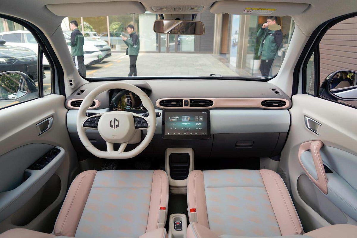 零跑t03入门款评测,零跑t03最新驾驶体验