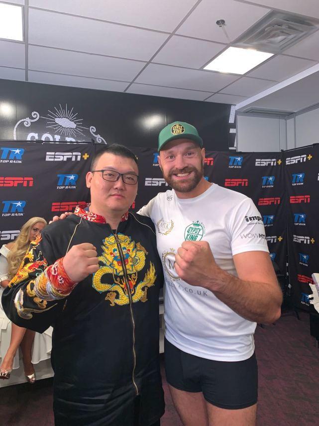 拳王约书亚输了几场,重量级拳王张君龙约书亚