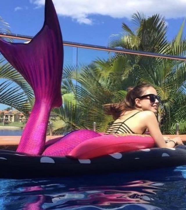 周杰伦晒女儿近照曝光,周杰伦晒三胎女儿背影照